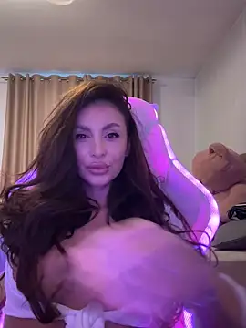 LunaBex online show from 10-28-25, 05:44