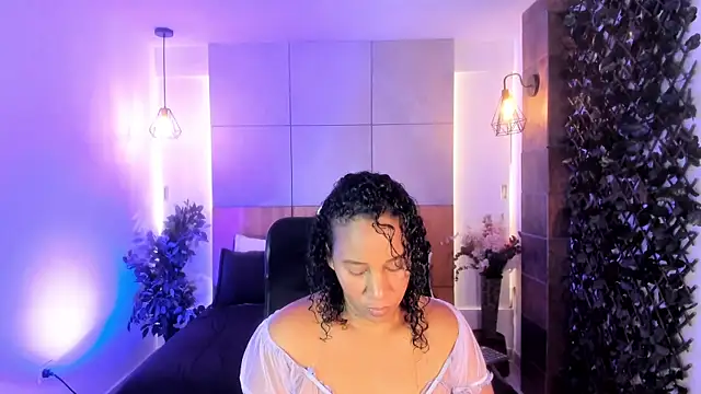 Snapshot of EbonyHorrny chatting on 07-06-26, 11:51 EbonyHorrny online show from 07-06-26, 11:51