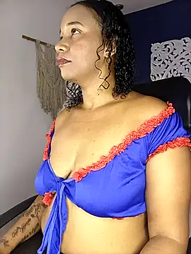 Snapshot of EbonyHorrny chatting on 07-13-26, 11:57 EbonyHorrny online show from 07-13-26, 11:57