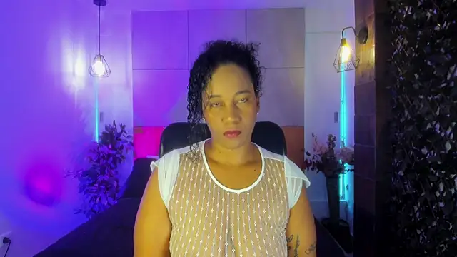 Snapshot of EbonyHorrny chatting on 07-21-26, 11:45 EbonyHorrny online show from 07-21-26, 11:45