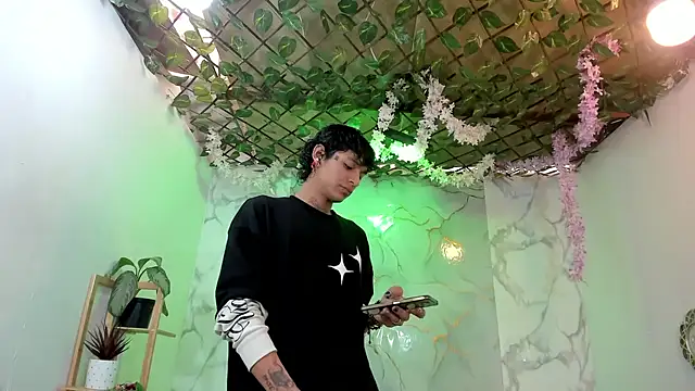 Bastian boyshot77 online show from 04-20-26, 07:15