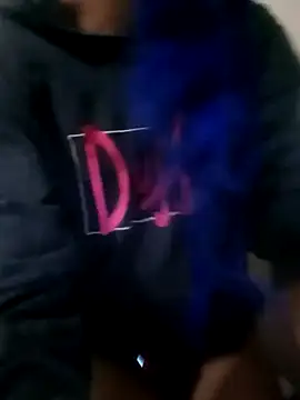 Snapshot of famousfox-69 chatting on 09-09-25, 09:03 famousfox-69 online show from 09-09-25, 09:03