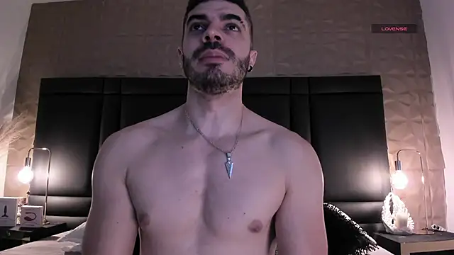 AxelThompson  online show from 11-22-25, 11:09