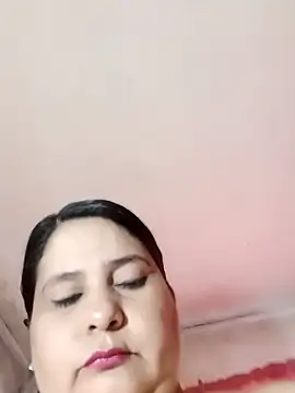 Snapshot of Aymacyn chatting on 11-25-25, 08:20 Aymacyn online show from 11-25-25, 08:20