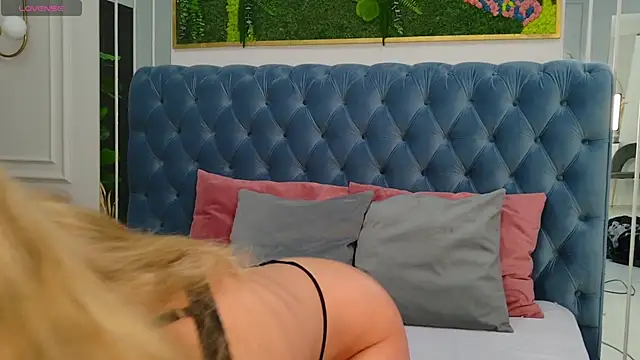 SiennaPierce online show from 12-15-25, 05:12