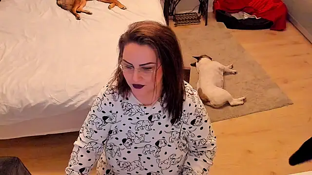 Snapshot of Squirt_Kimm chatting on 11-14-25, 04:44 Squirt Kimm online show from 11-14-25, 04:44