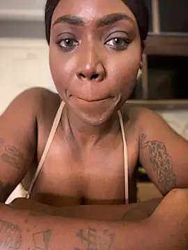 Alexia 24 online show from 10-27-25, 12:47