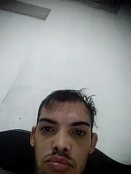 GuilhermeYuree online show from 10-19-25, 07:20