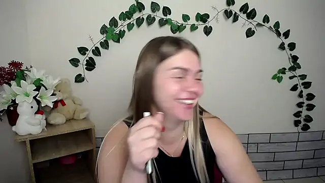 Snapshot of Magic_Katarina_ chatting on 09-22-25, 06:59 Magic Katarina  online show from 09-22-25, 06:59