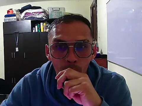 DOBLEWYOSK69G online show from 09-18-25, 03:52