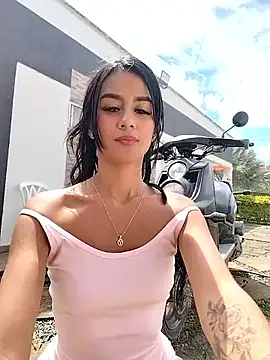 Juliana Xander online show from 10-25-25, 03:18