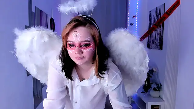 lunaalli online show from 10-27-25, 02:10