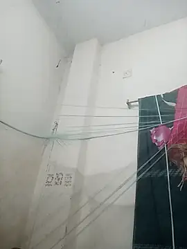 Snapshot of Tamanna490 chatting on 09-12-25, 04:40 Tamanna490 online show from 09-12-25, 04:40