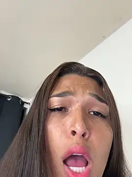 love megann online show from 11-05-25, 02:11