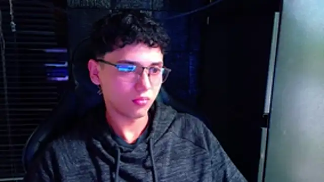 Snapshot of jacobs_shelby chatting on 06-15-26, 12:18 jacobs shelby online show from 06-15-26, 12:18
