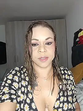 Snapshot of Ana-victoria chatting on 06-18-26, 10:58 Ana-victoria online show from 06-18-26, 10:58