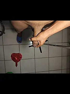 Genaro Dickinson 69 online show from 12-01-25, 03:33