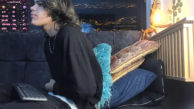 Diamond twink online show from 11-27-25, 04:36