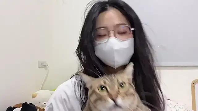 LHeart online show from 09-23-25, 04:32