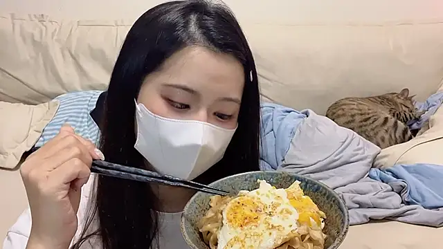 LHeart online show from 10-13-25, 12:38