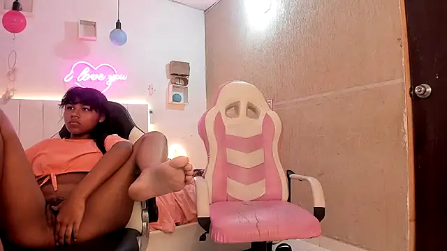 Andre lezcano online show from 10-19-25, 07:58