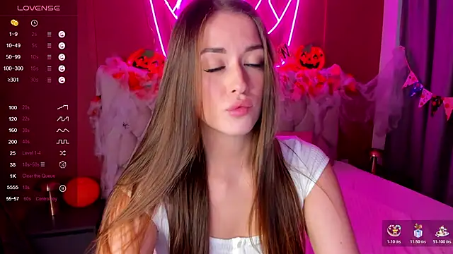 StacyWells online show from 10-31-25, 08:48