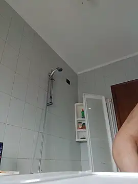 Snapshot of Alessio1987 chatting on 05-18-26, 04:24 Alessio1987 online show from 05-18-26, 04:24