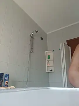 Snapshot of Alessio1987 chatting on 06-08-26, 05:52 Alessio1987 online show from 06-08-26, 05:52
