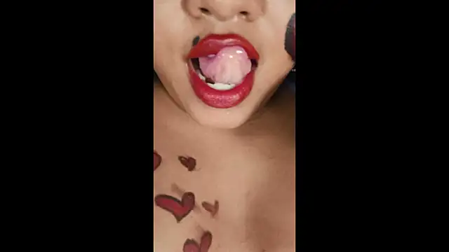 SelenaKayle online show from 06-18-26, 12:20