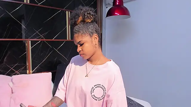 HannyThompson online show from 11-19-25, 12:05