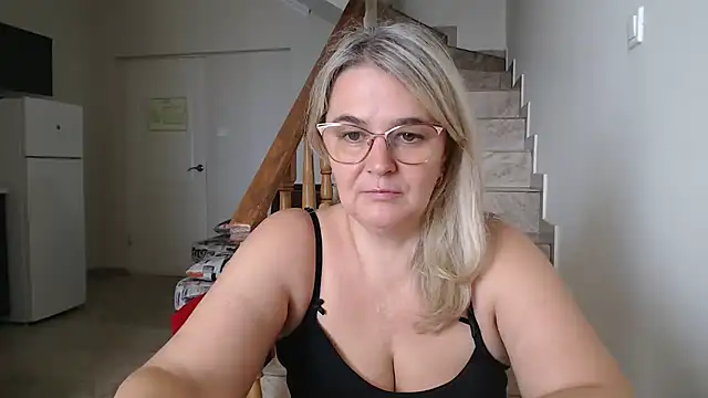 EleanoraDream online show from 06-28-26, 12:44