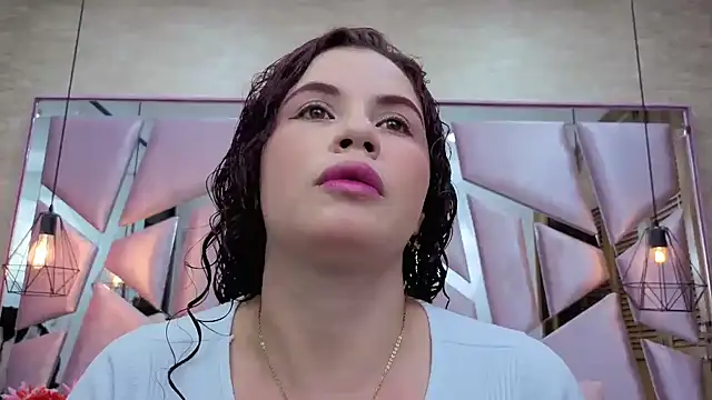 ThaliaCross online show from 03-31-26, 07:14