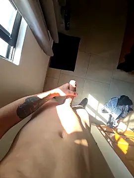 ferrerexoti online show from 12-15-25, 08:46