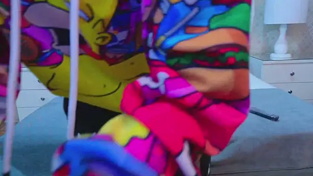 ZoeKrug online show from 11-04-25, 12:26