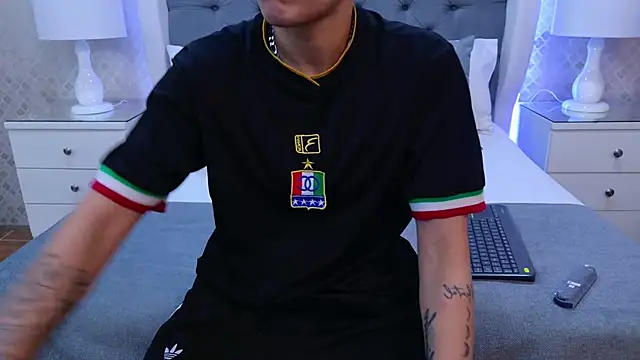 ZoeKrug online show from 11-20-25, 11:54