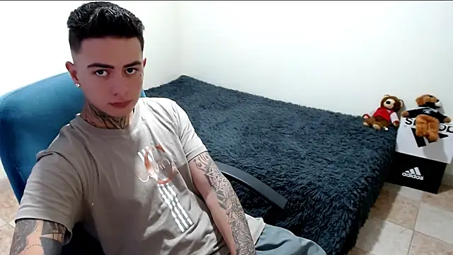 santii ss online show from 10-25-25, 04:24