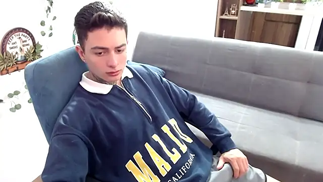 santii ss online show from 04-04-26, 02:36