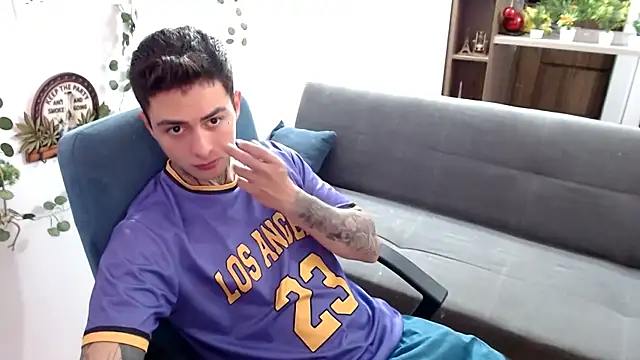 santii ss online show from 04-08-26, 02:39