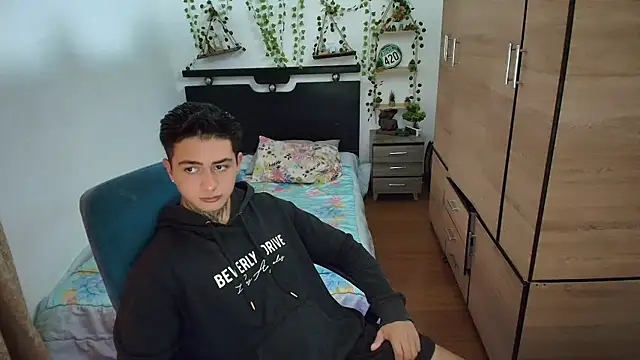 Snapshot of santii_ss chatting on 07-05-26, 11:39 santii ss online show from 07-05-26, 11:39