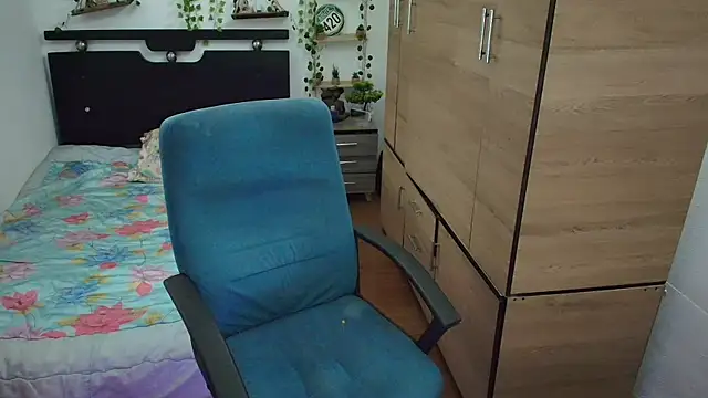 Snapshot of santii_ss chatting on 07-23-26, 01:58 santii ss online show from 07-23-26, 01:58