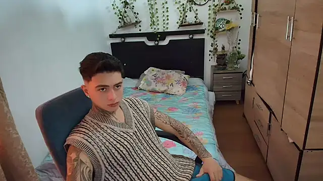 Snapshot of santii_ss chatting on 08-05-26, 12:52 santii ss online show from 08-05-26, 12:52