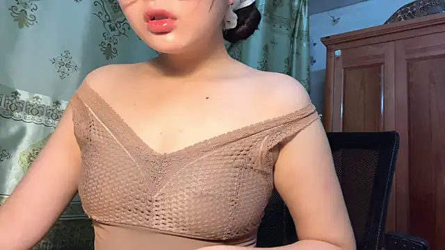 LinYi Office online show from 07-23-26, 01:41