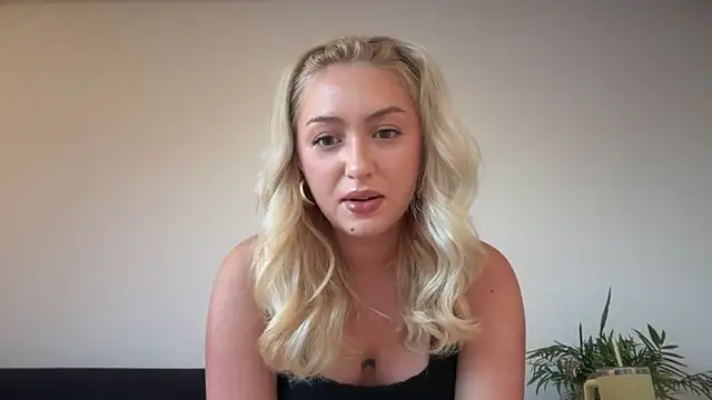 Kitty Swetty online show from 05-21-26, 07:10