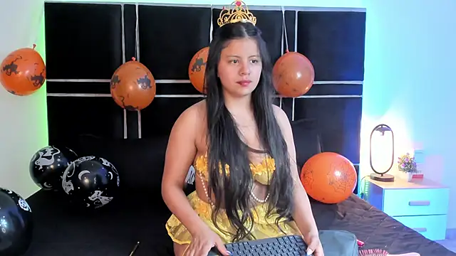 sasha roldann online show from 10-31-25, 01:23