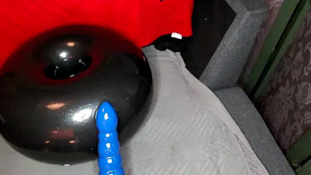 Snapshot of drieghe chatting on 10-08-25, 09:12 drieghe online show from 10-08-25, 09:12