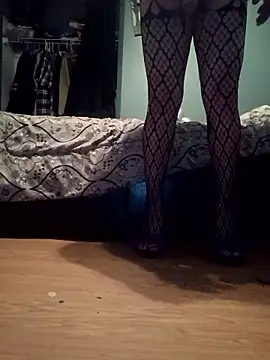 Crossedsissy online show from 03-25-26, 11:00