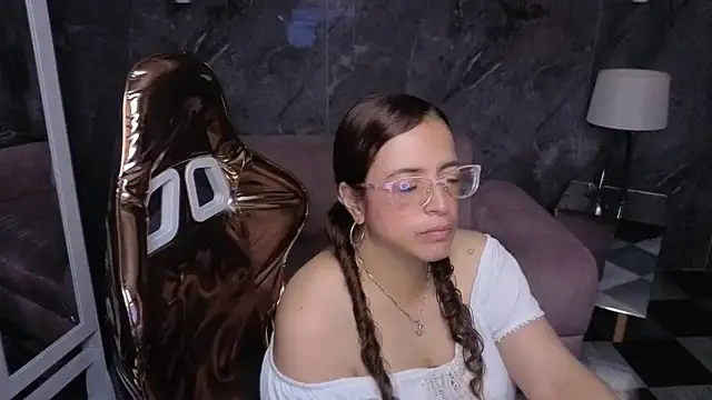  Evoni b online show from 12-21-25, 12:45