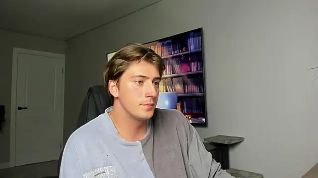 Snapshot of DaniHort chatting on 05-15-26, 10:33 DaniHort online show from 05-15-26, 10:33