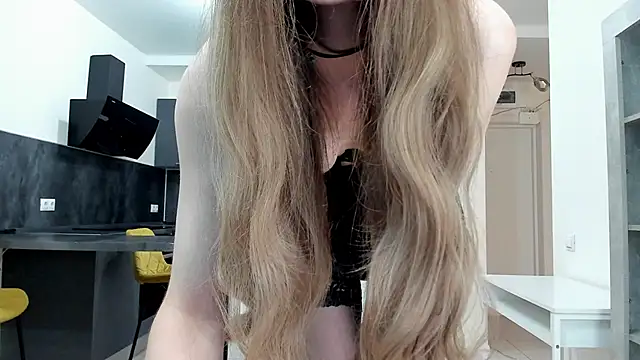 Snapshot of Kitty_Player chatting on 05-25-26, 08:31 Kitty Player online show from 05-25-26, 08:31