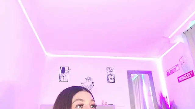 Snapshot of Anna_belly chatting on 05-19-26, 02:01 Anna belly online show from 05-19-26, 02:01